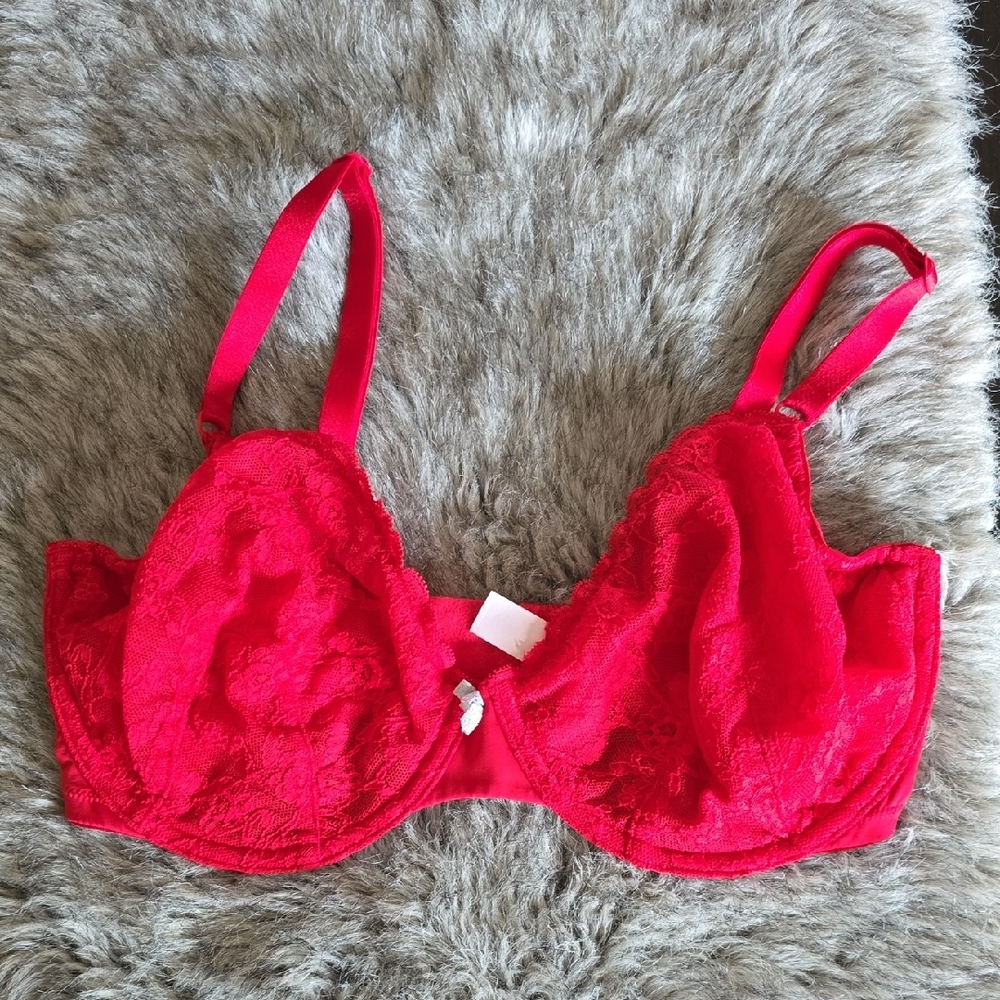 Victoria's Secret Red Lace Bra with Underwire Support
